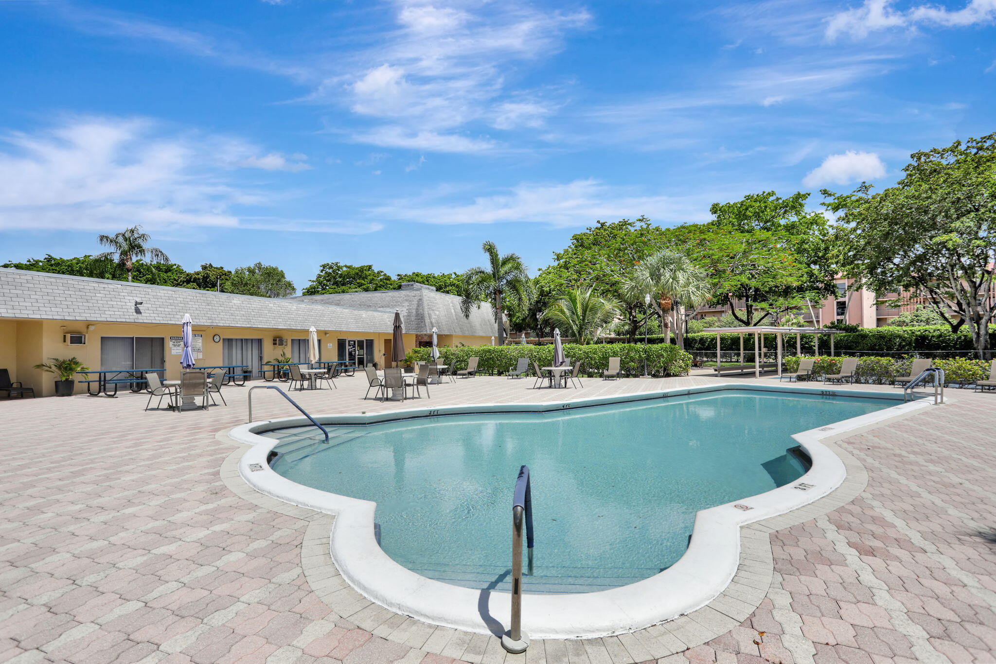 ORIOLE GARDENS THREE 71 CONDO - Residential