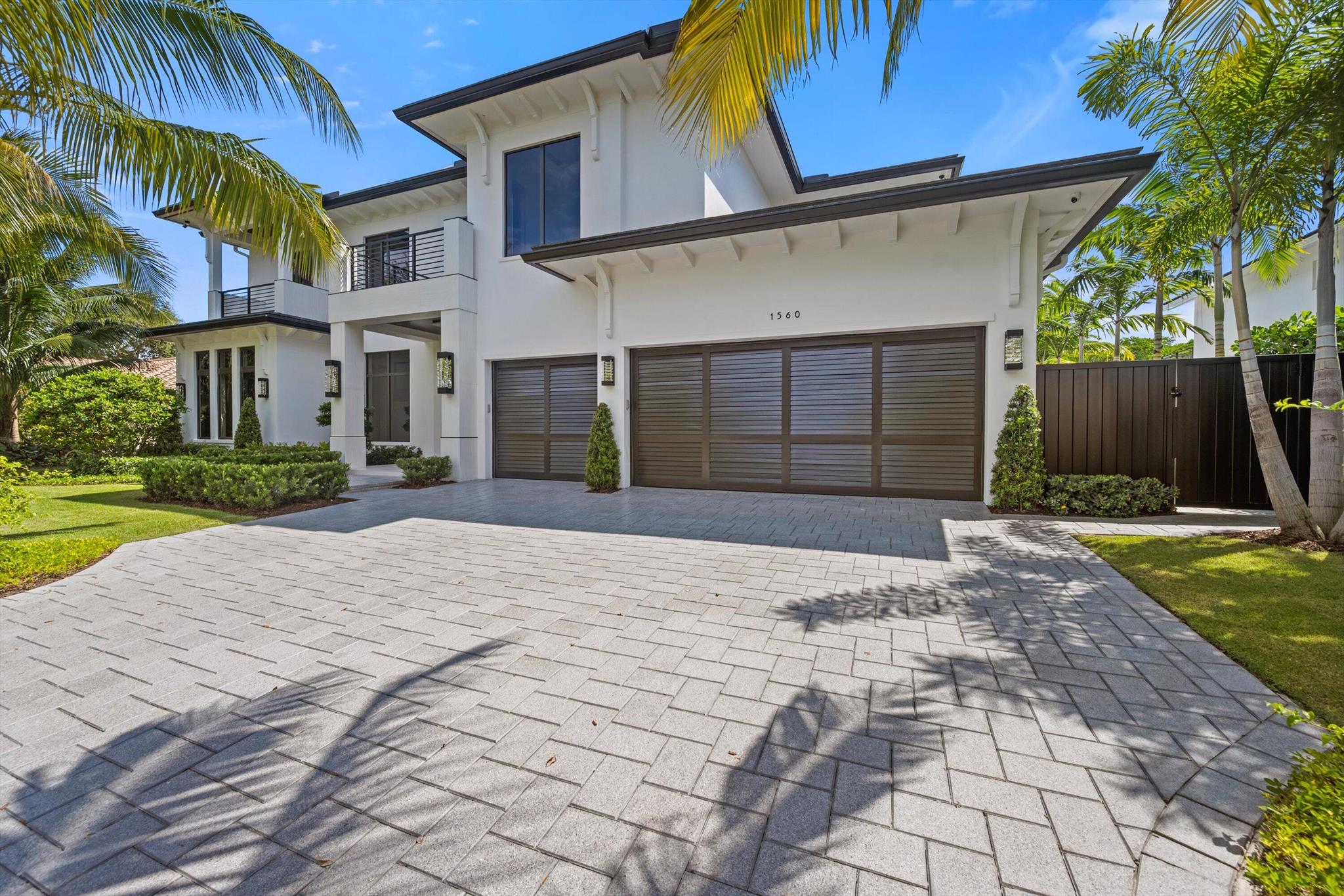View photos, virtual tours, details... 1560 SW 6th Avenue SW
