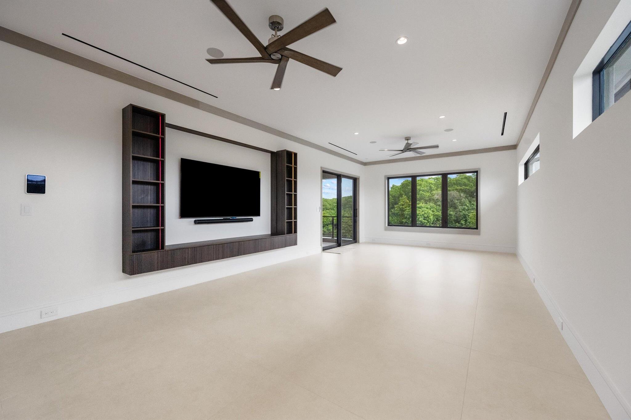 CARRIAGE HILL - Residential