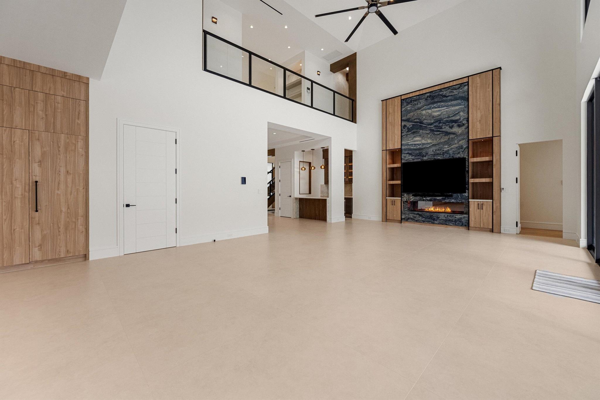 CARRIAGE HILL - Residential