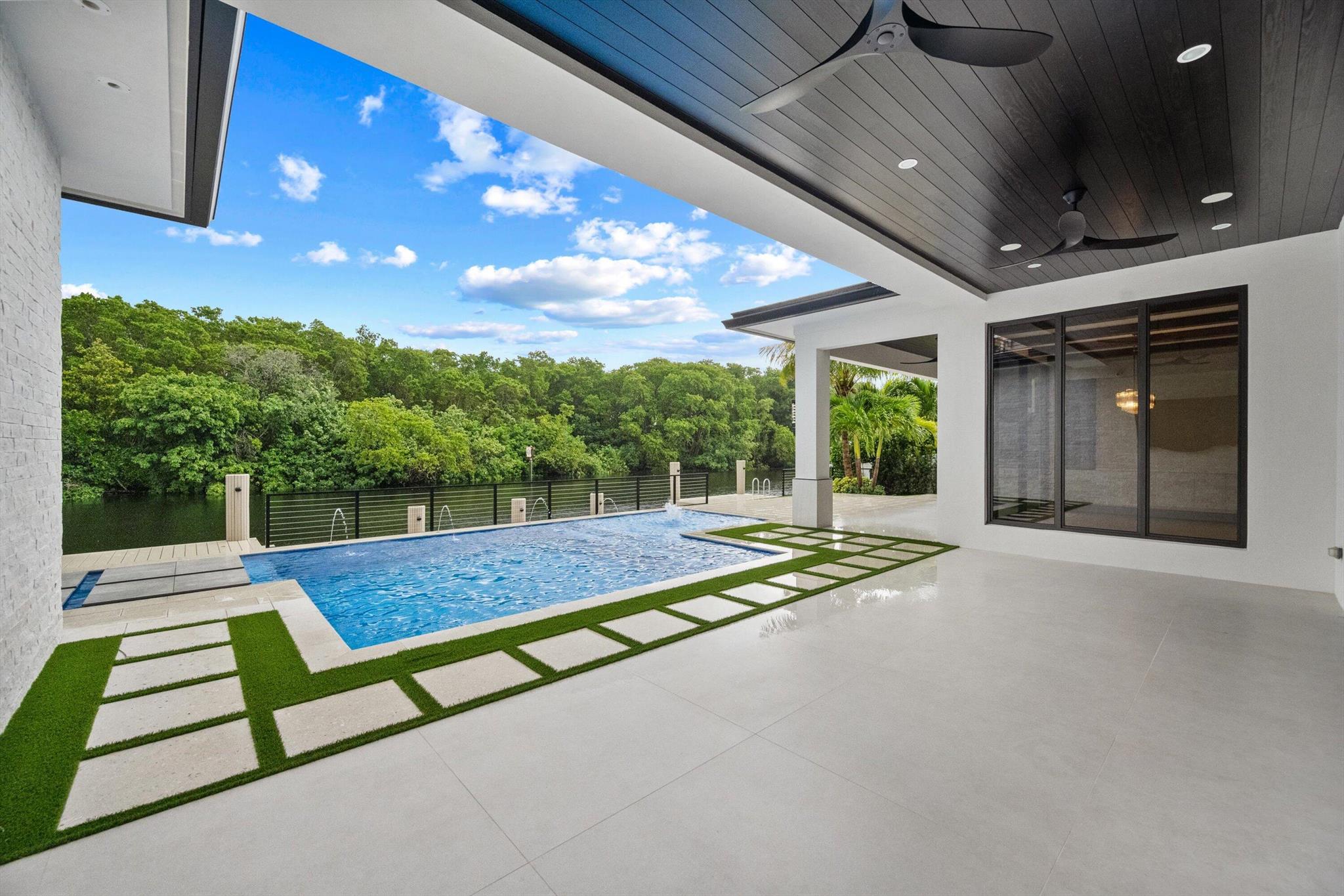 CARRIAGE HILL - Residential