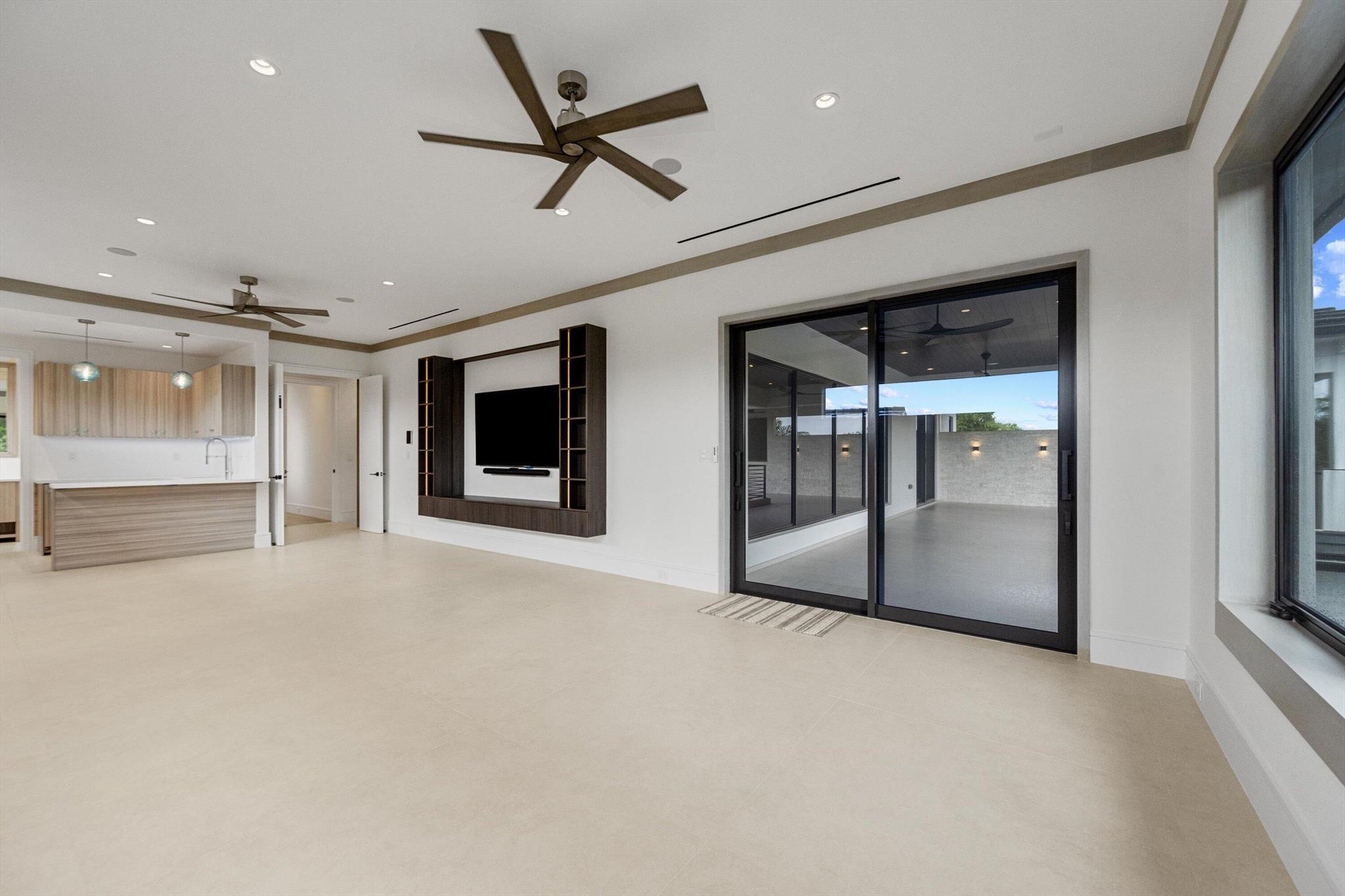 CARRIAGE HILL - Residential