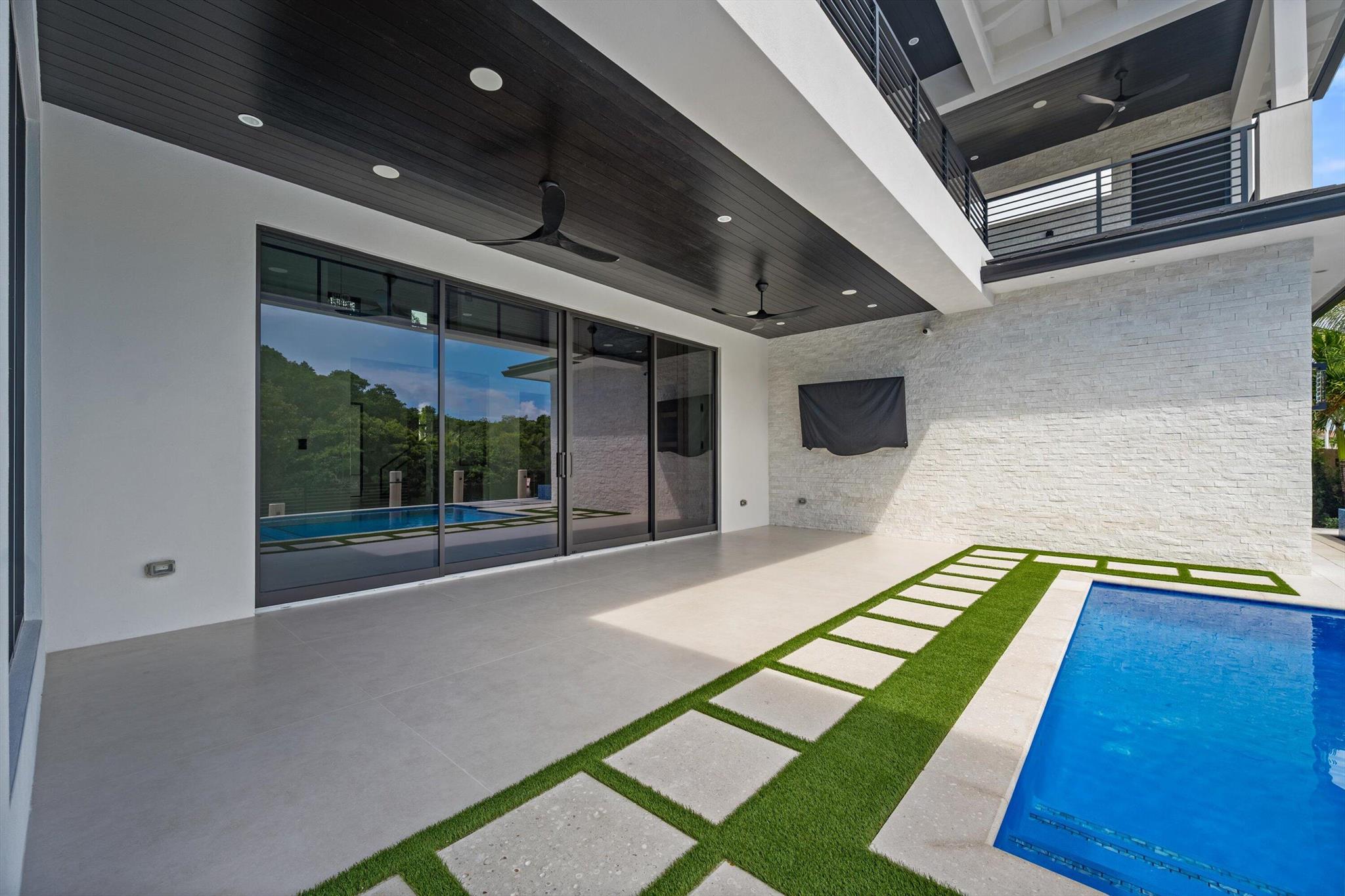 CARRIAGE HILL - Residential