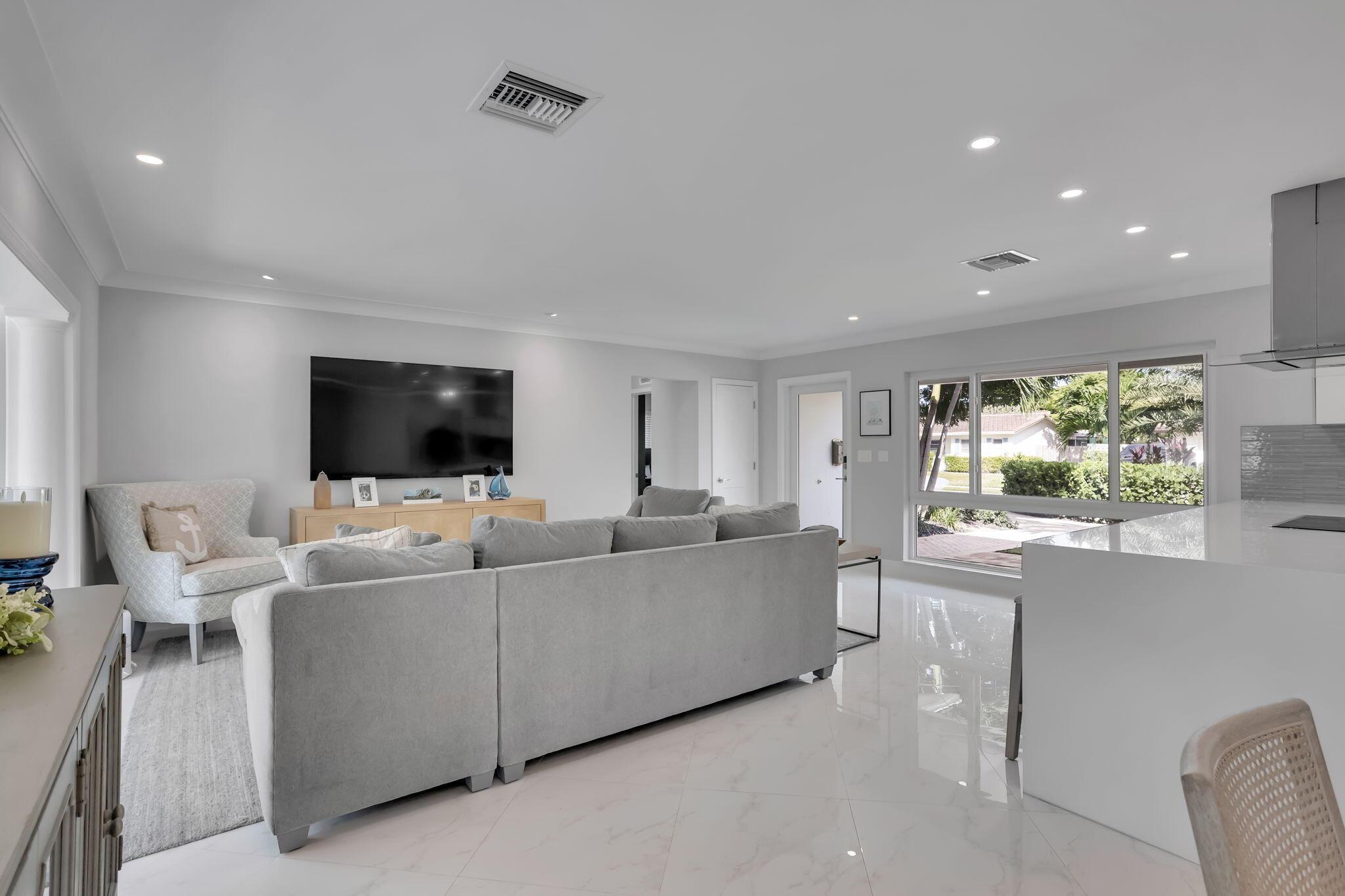 VENETIAN ISLES 3RD SEC - Residential