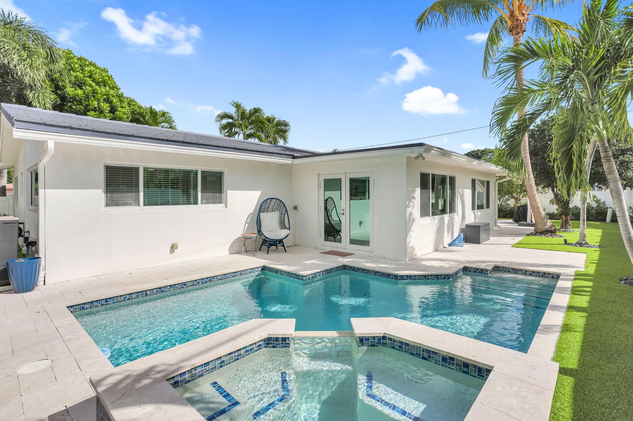 VENETIAN ISLES 3RD SEC - Residential