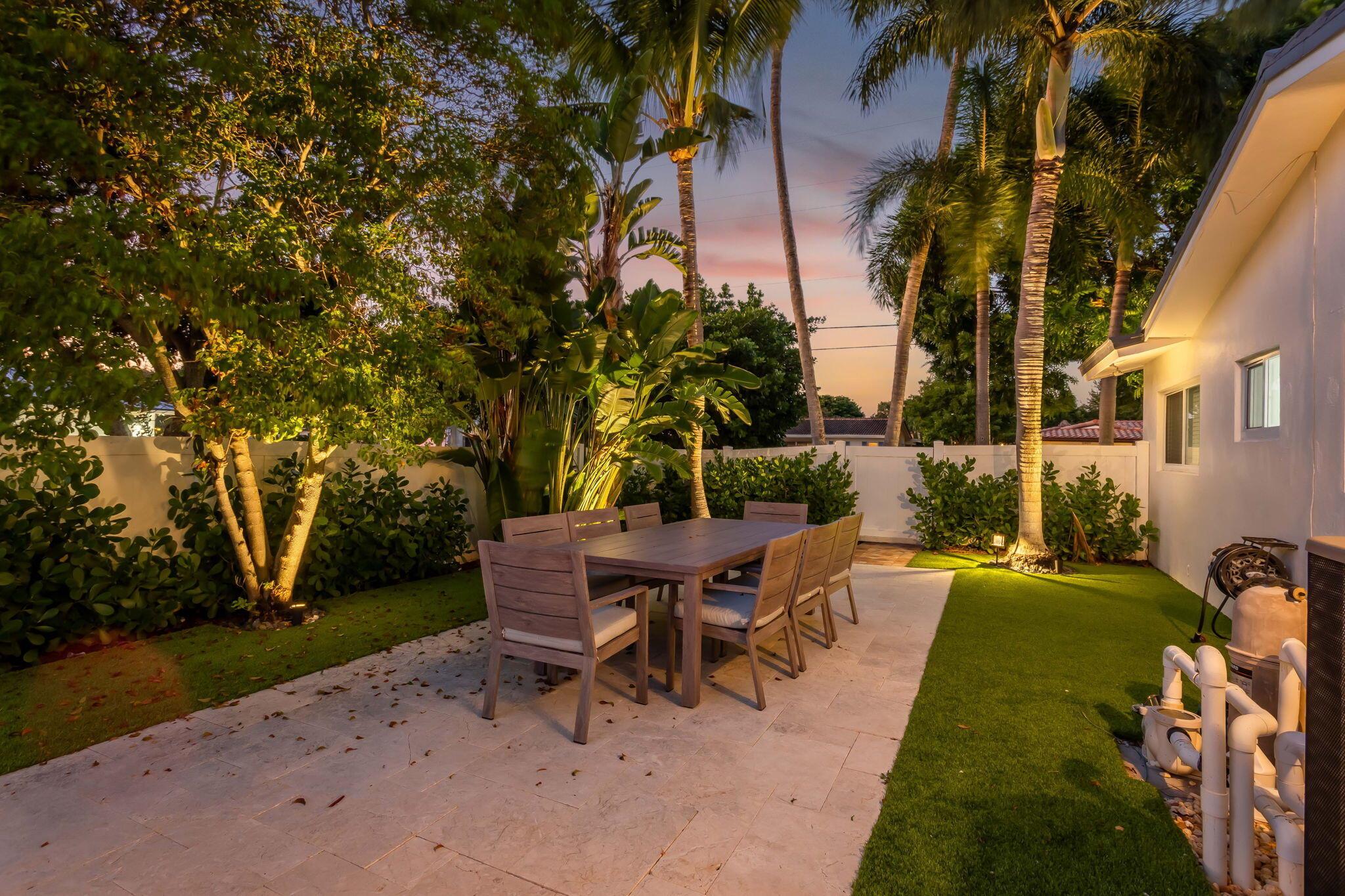 VENETIAN ISLES 3RD SEC - Residential