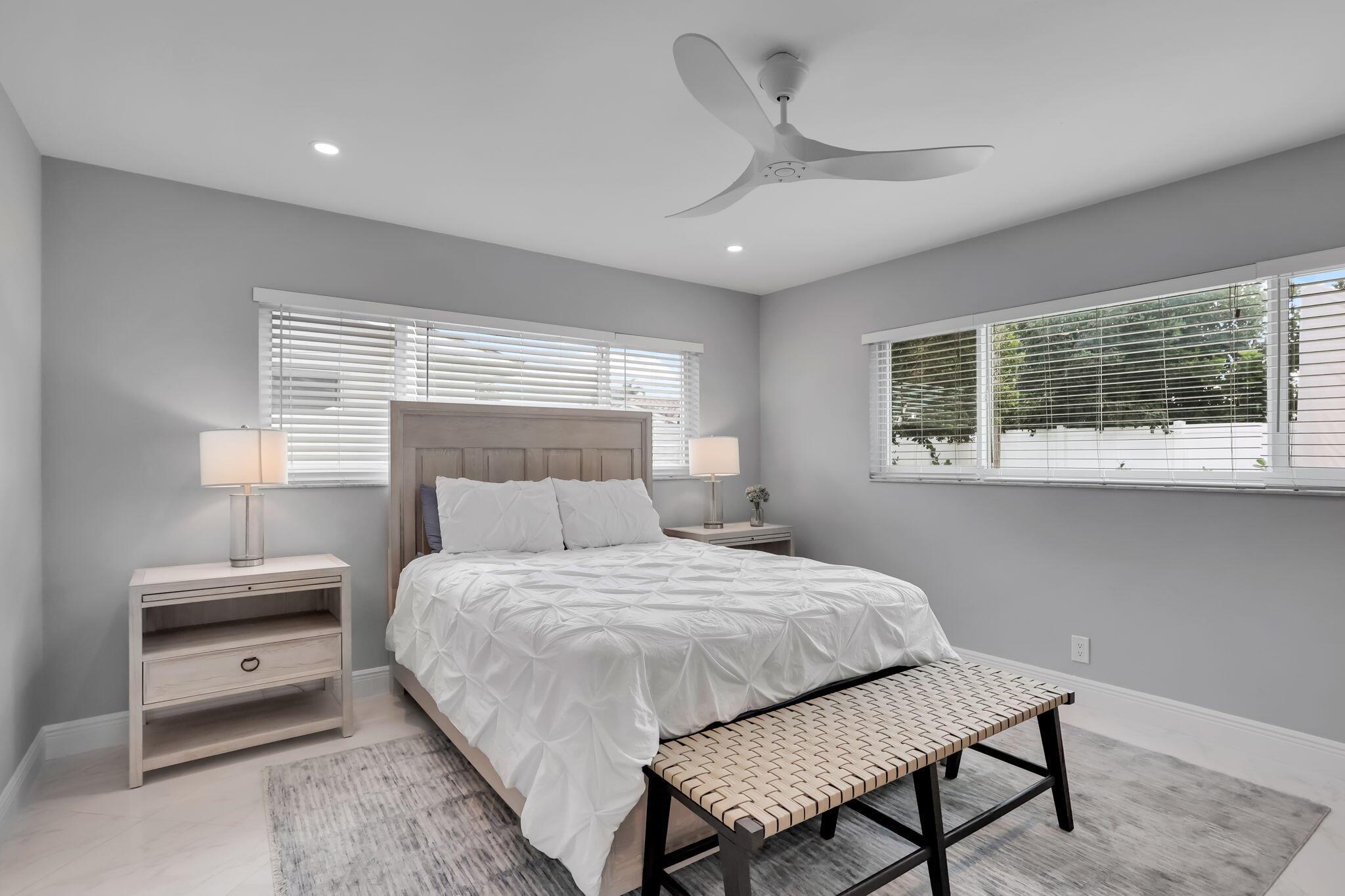 VENETIAN ISLES 3RD SEC - Residential