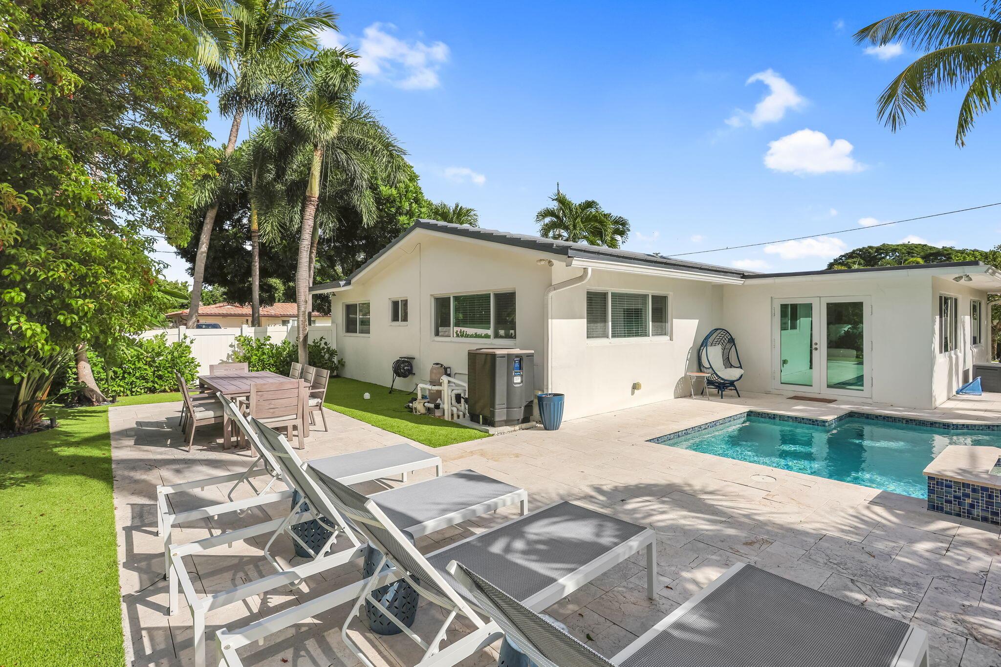 VENETIAN ISLES 3RD SEC - Residential