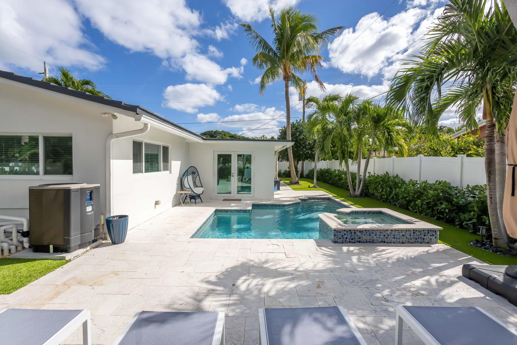 VENETIAN ISLES 3RD SEC - Residential