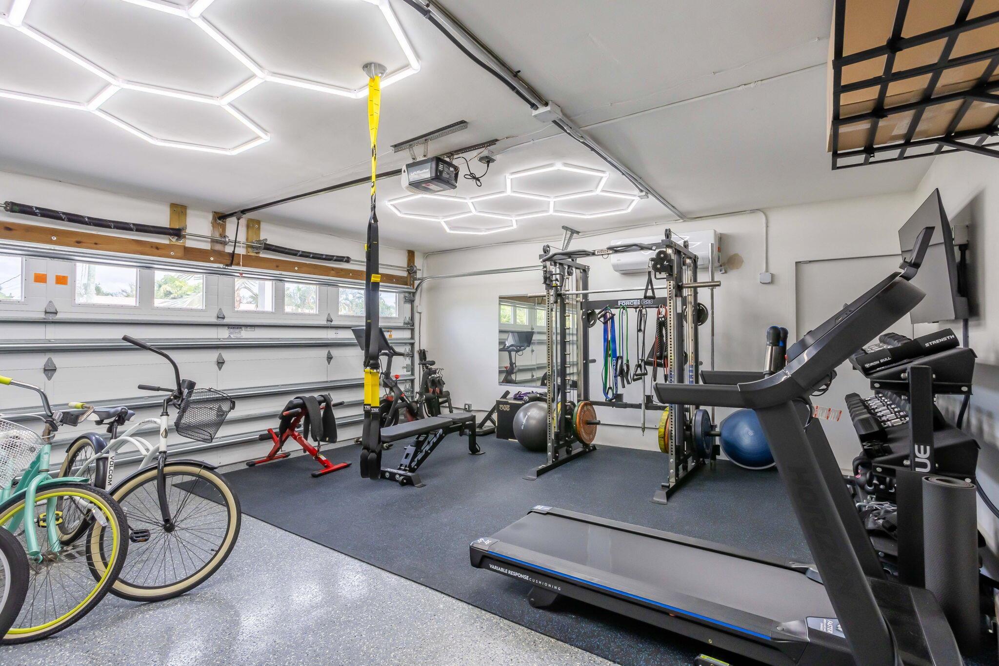 VENETIAN ISLES 3RD SEC - Residential