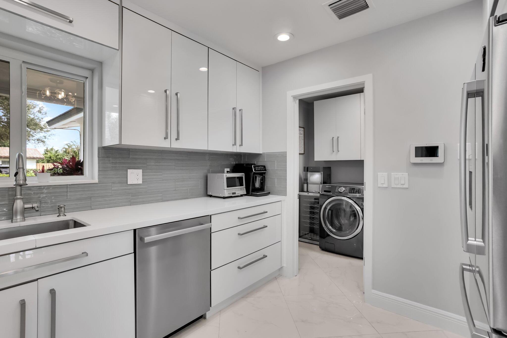 VENETIAN ISLES 3RD SEC - Residential