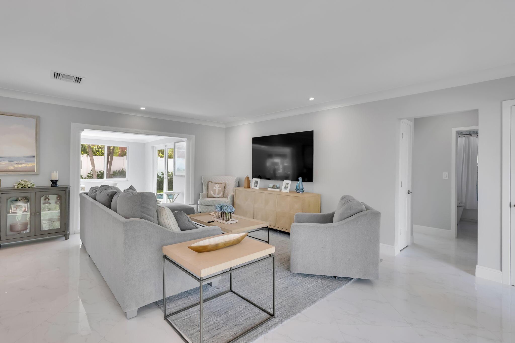 VENETIAN ISLES 3RD SEC - Residential