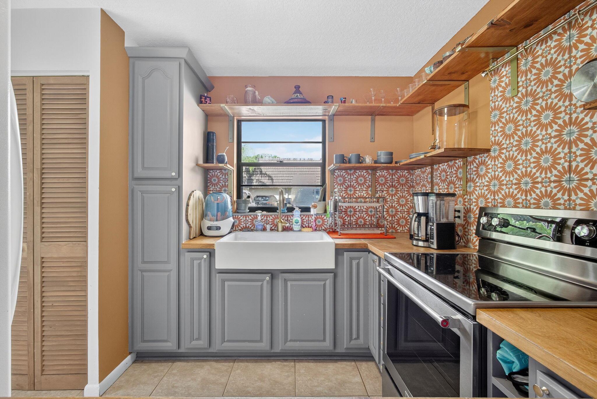 JUPITER LAKES TOWNHOMES C - Residential Lease