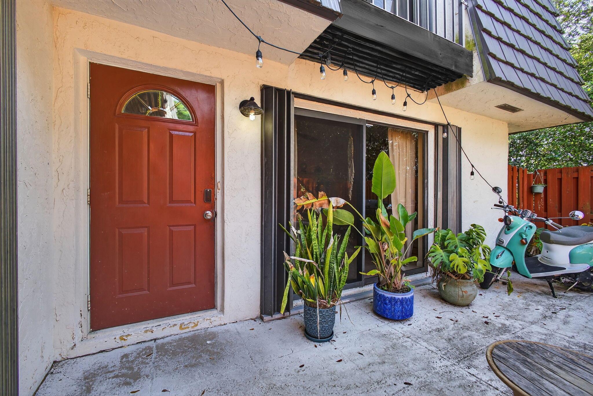 JUPITER LAKES TOWNHOMES C - Residential Lease