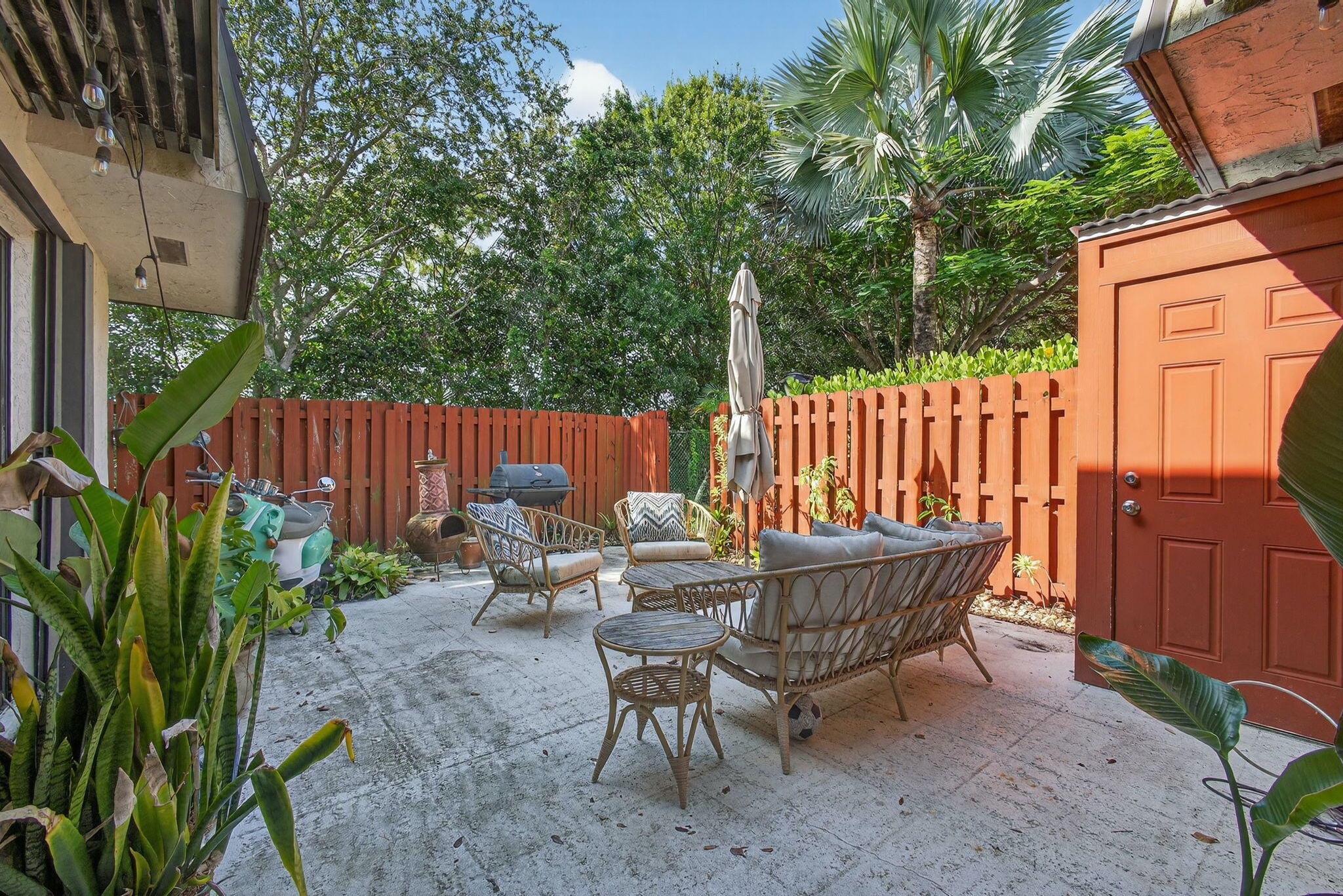 JUPITER LAKES TOWNHOMES C - Residential Lease