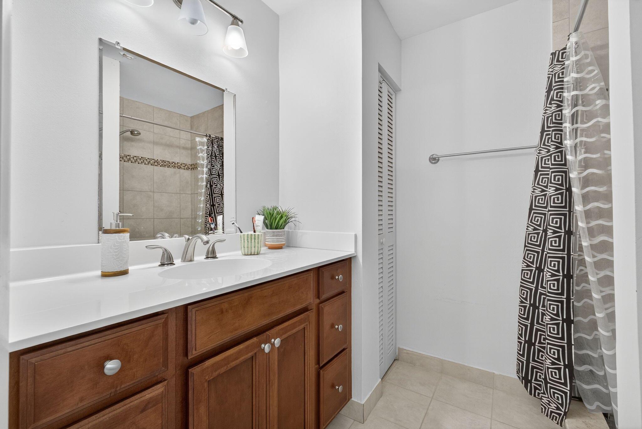 JUPITER LAKES TOWNHOMES C - Residential Lease