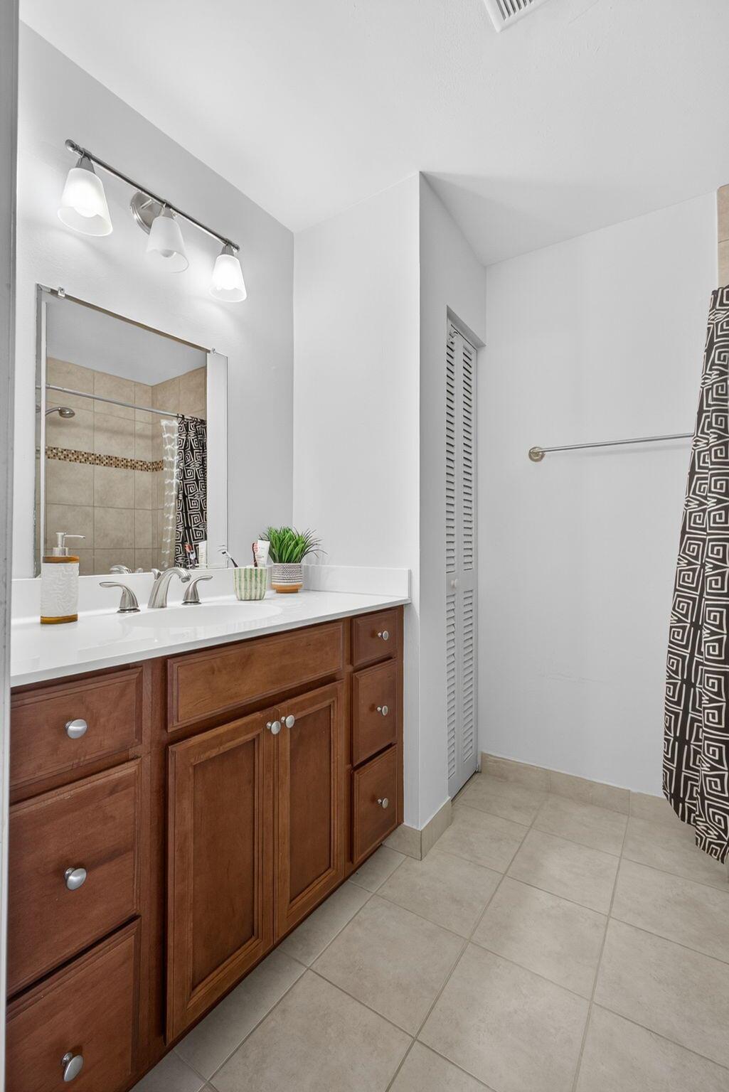 JUPITER LAKES TOWNHOMES C - Residential Lease