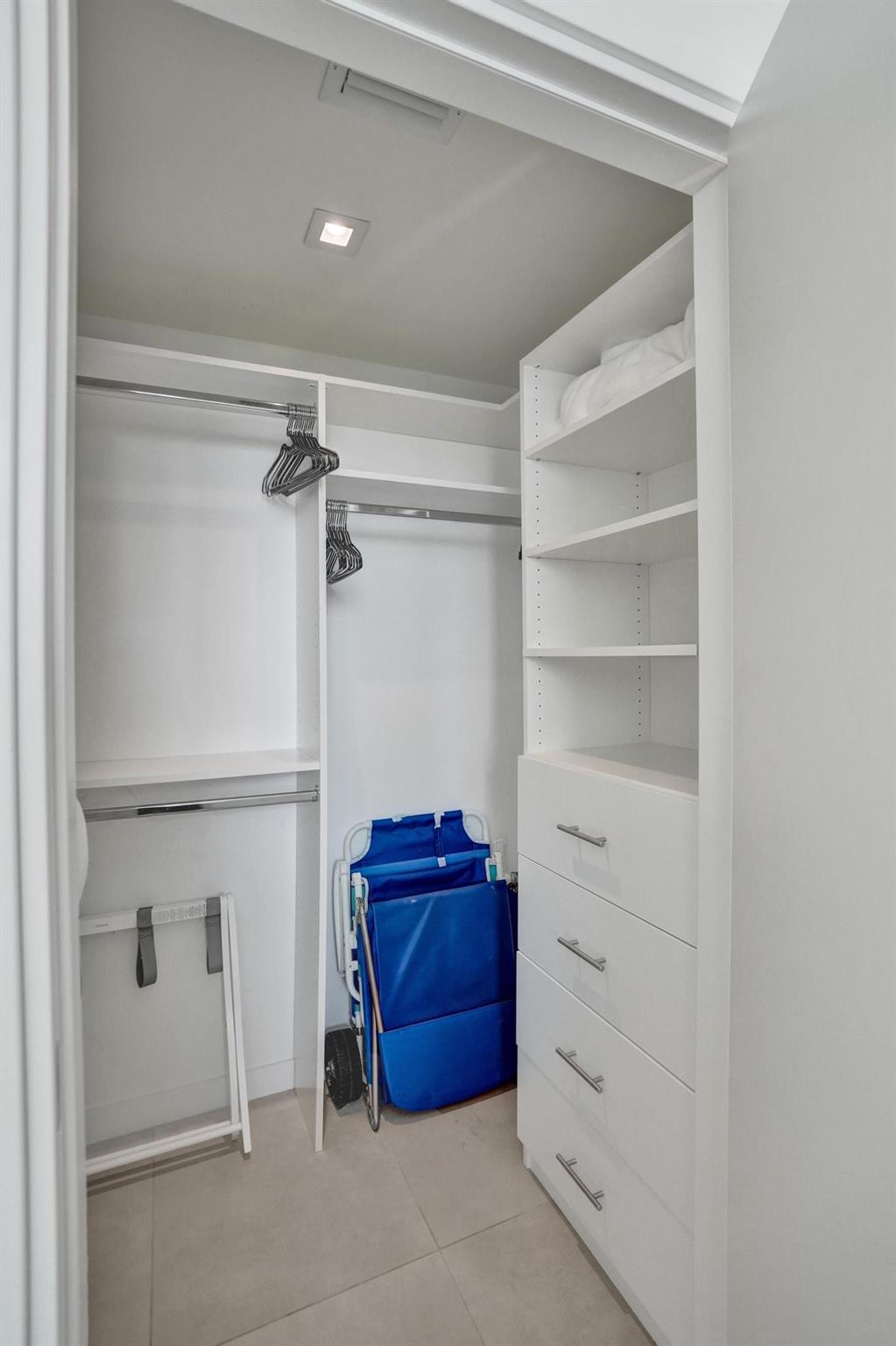 TIFFANY HOUSE CONDO - Residential