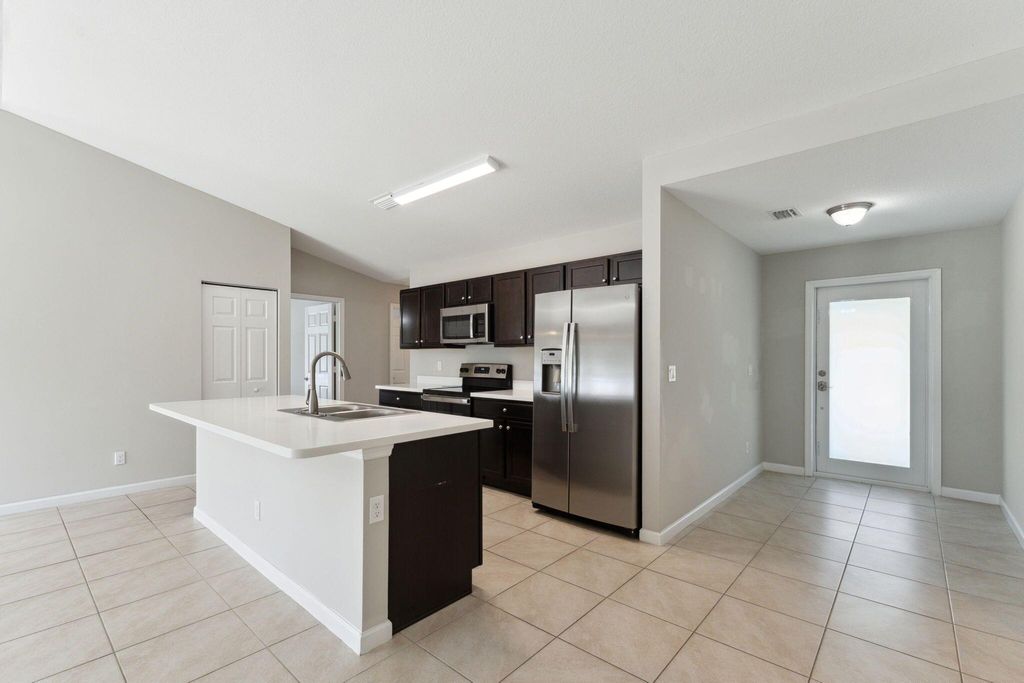 Photo of 1698 SW La Gorce Avenue, Port Saint Lucie, FL 34953 (MLS # R11068960)