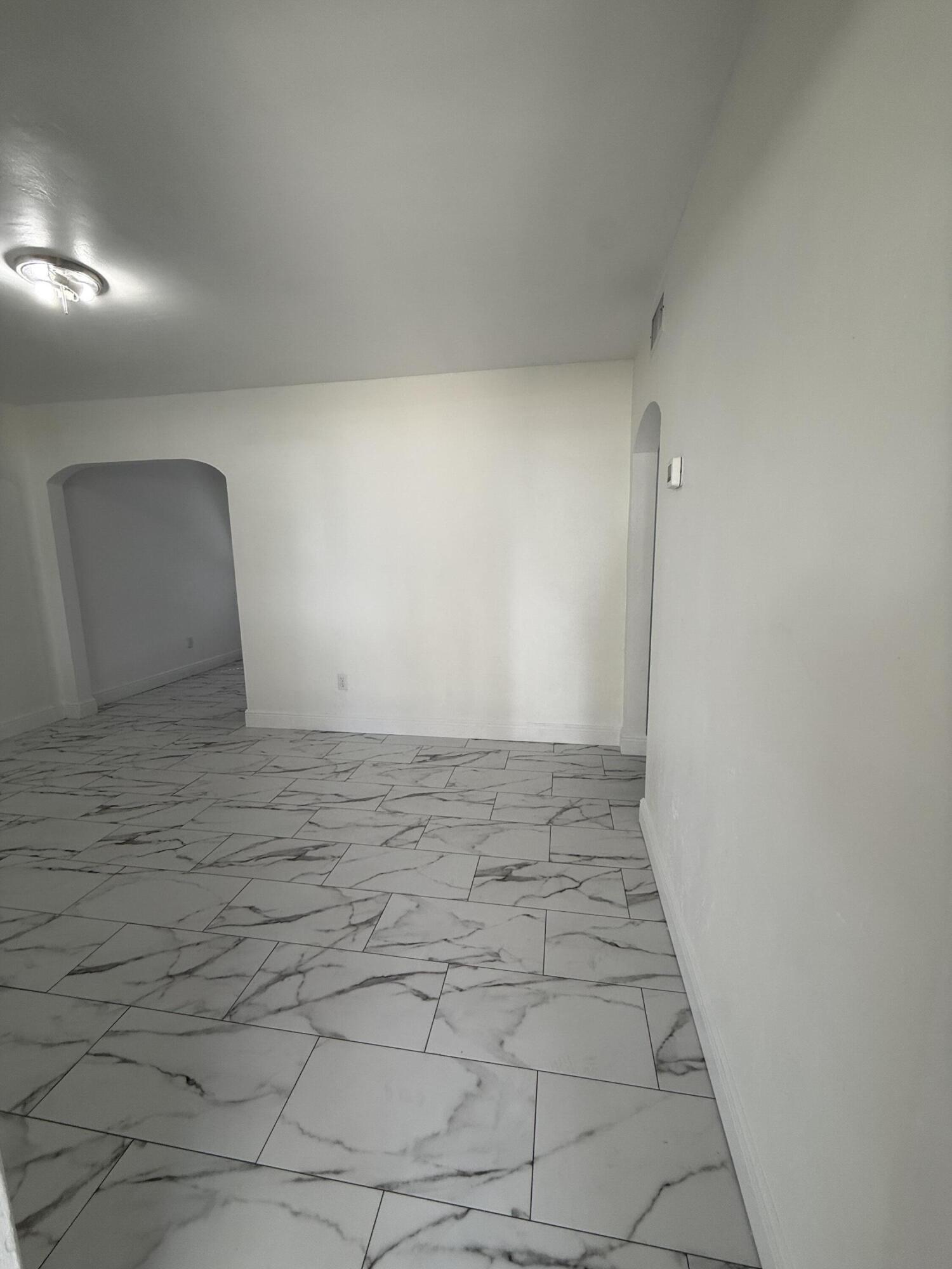 LAKE WORTH TOWN OF - Residential Lease