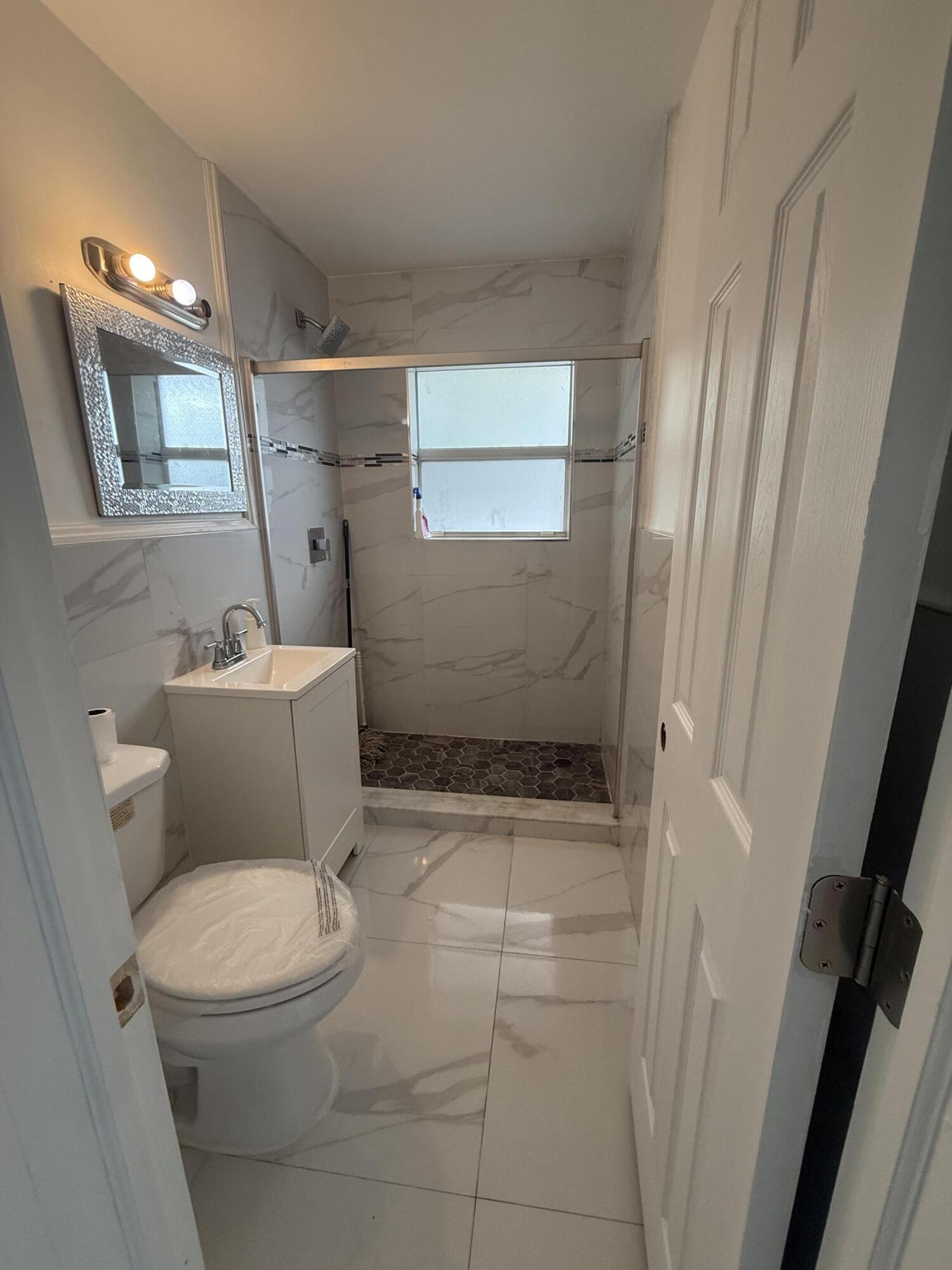 LAKE WORTH TOWN OF - Residential Lease