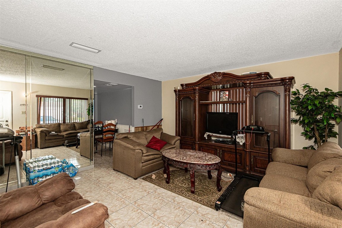 Paradise Gardens Sec 4 76 - Residential