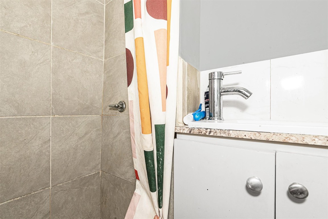 Paradise Gardens Sec 4 76 - Residential