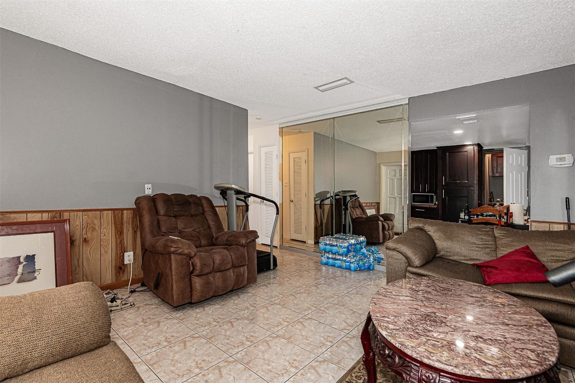 Paradise Gardens Sec 4 76 - Residential