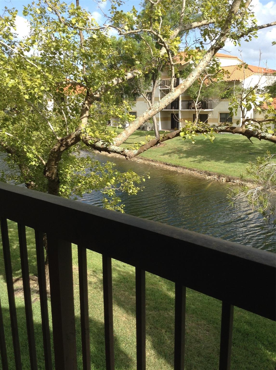 VILLAS DE VENEZIA - Residential Lease