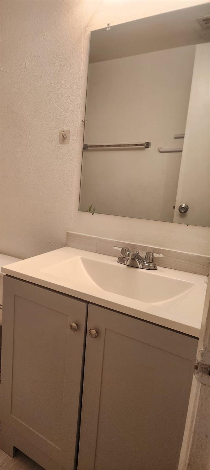 VILLAS DE VENEZIA - Residential Lease