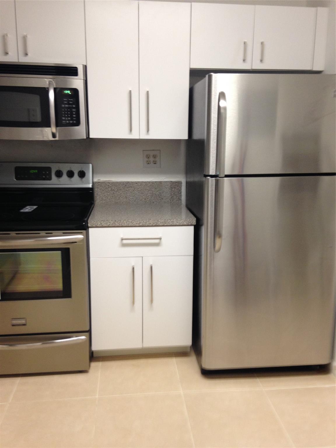 VILLAS DE VENEZIA - Residential Lease