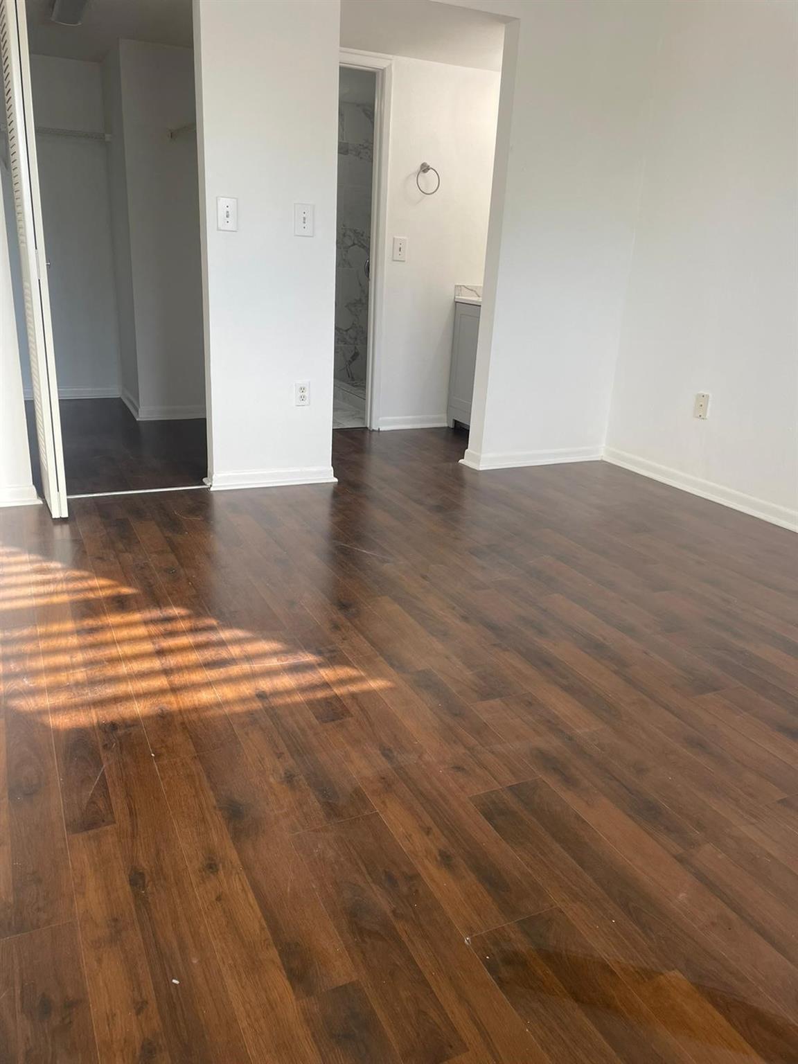 VILLAS DE VENEZIA - Residential Lease