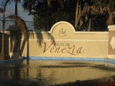 VILLAS DE VENEZIA - Residential Lease