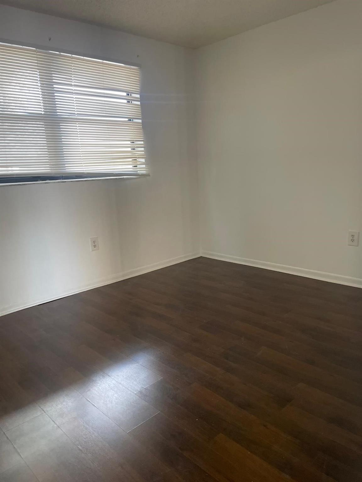 VILLAS DE VENEZIA - Residential Lease