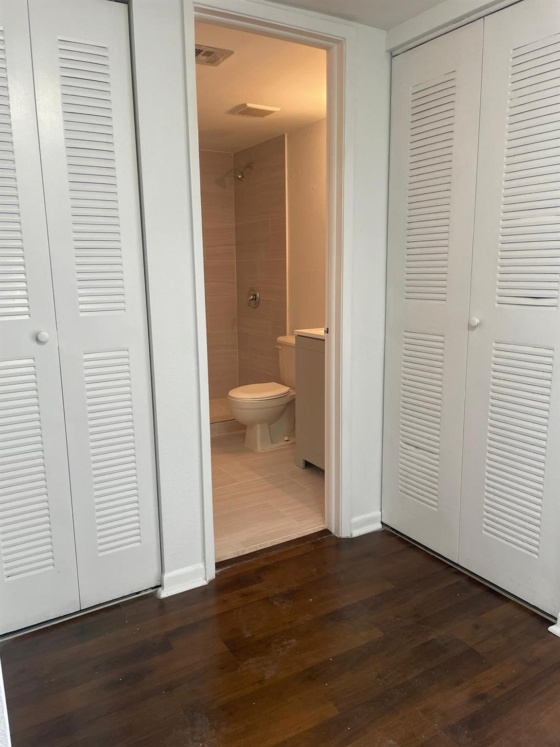 VILLAS DE VENEZIA - Residential Lease