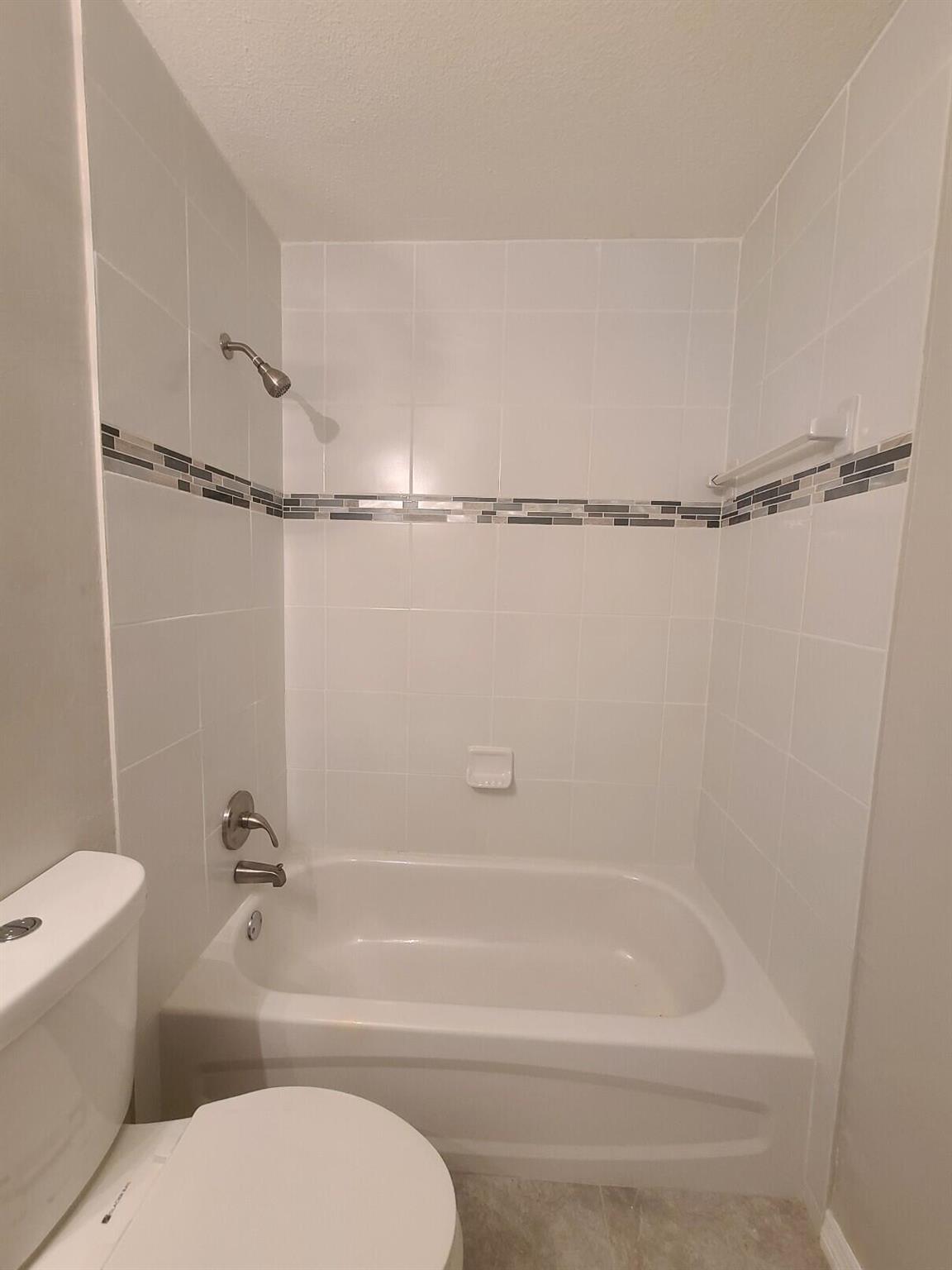 FOREST GLEN - Residential Lease