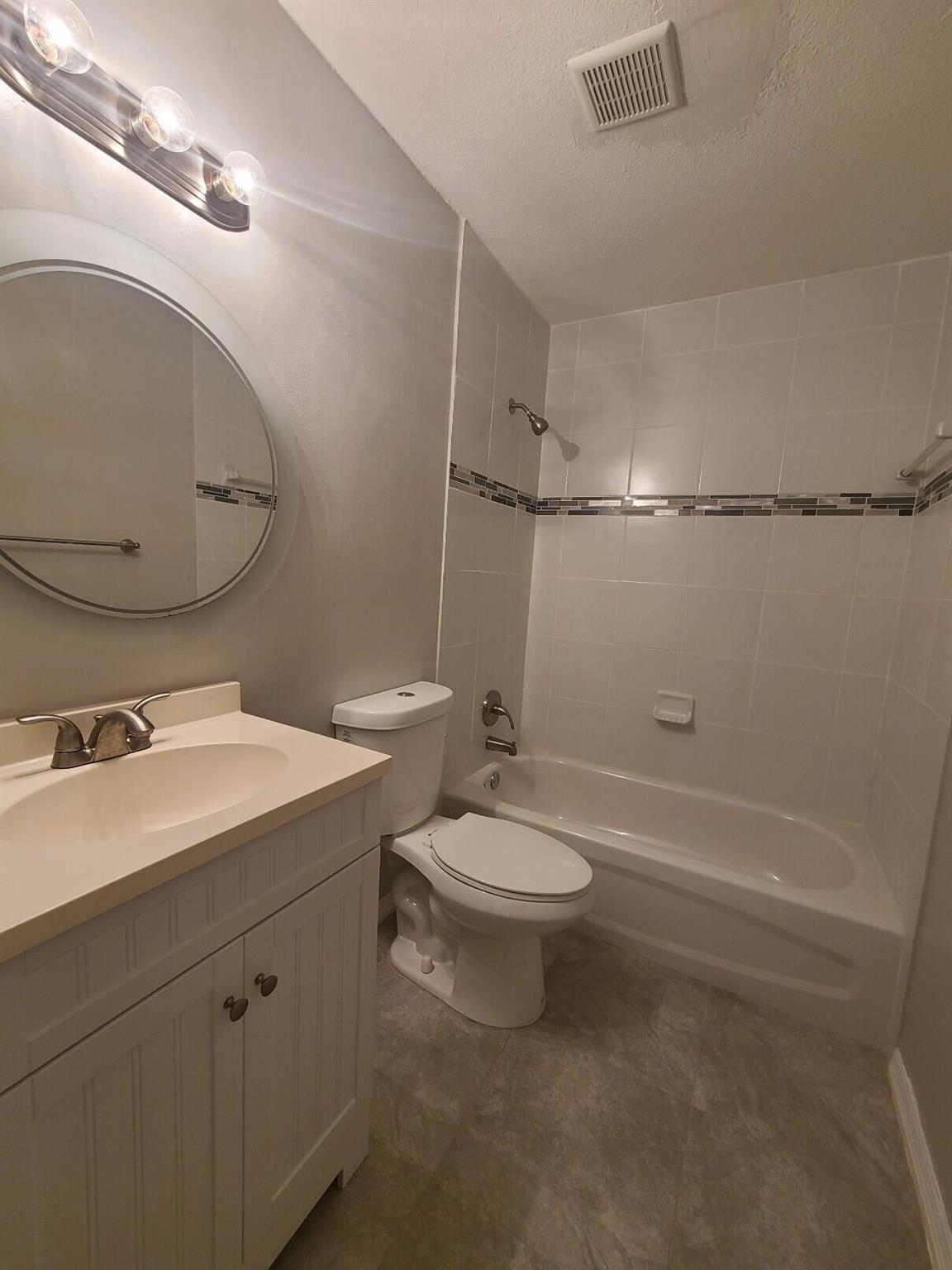 FOREST GLEN - Residential Lease