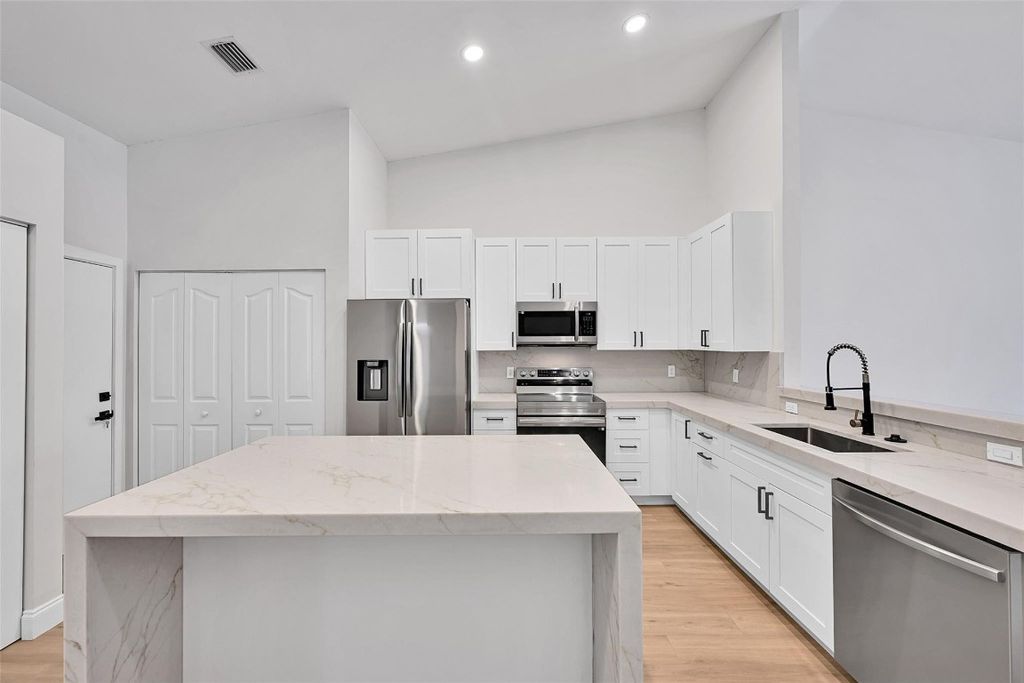 Photo of 8402 Logia Circle, Boynton Beach, FL 33472 (MLS # F10526316)