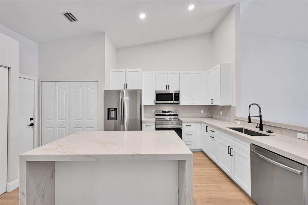 Photo of 8402 Logia Circle, Boynton Beach, FL 33472 (MLS # F10526316)