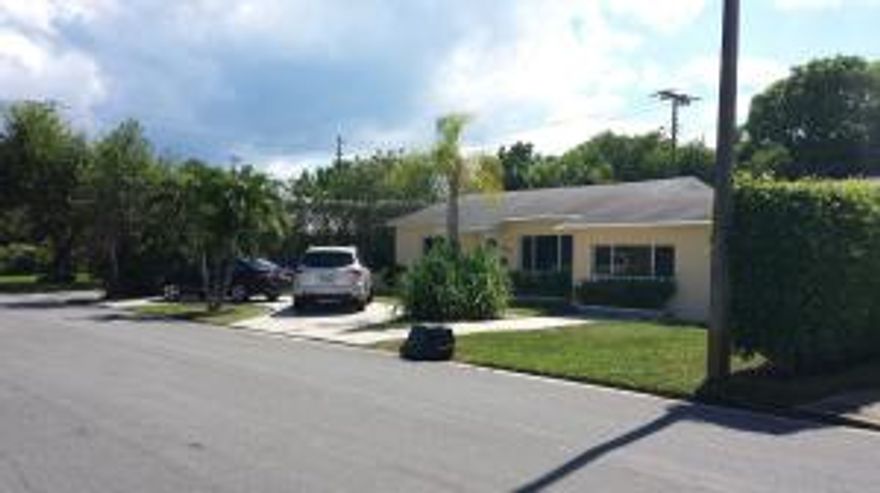 Well maintained and a lot of living space,quiet street