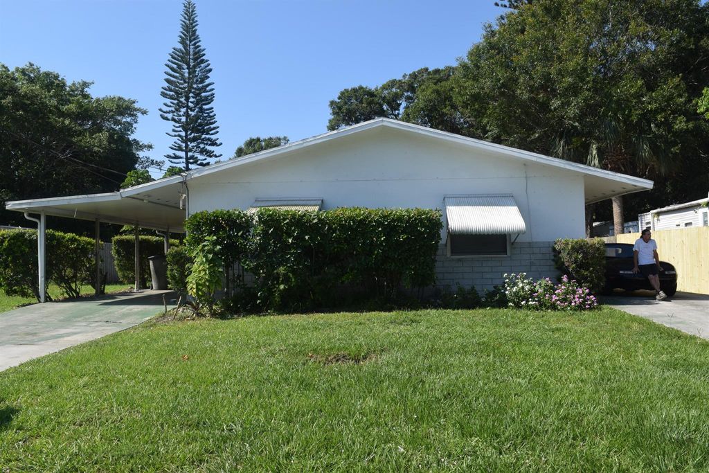 Photo of 509 El Rancho Drive #B, Fort Pierce, FL 34950 (MLS # R11015564)