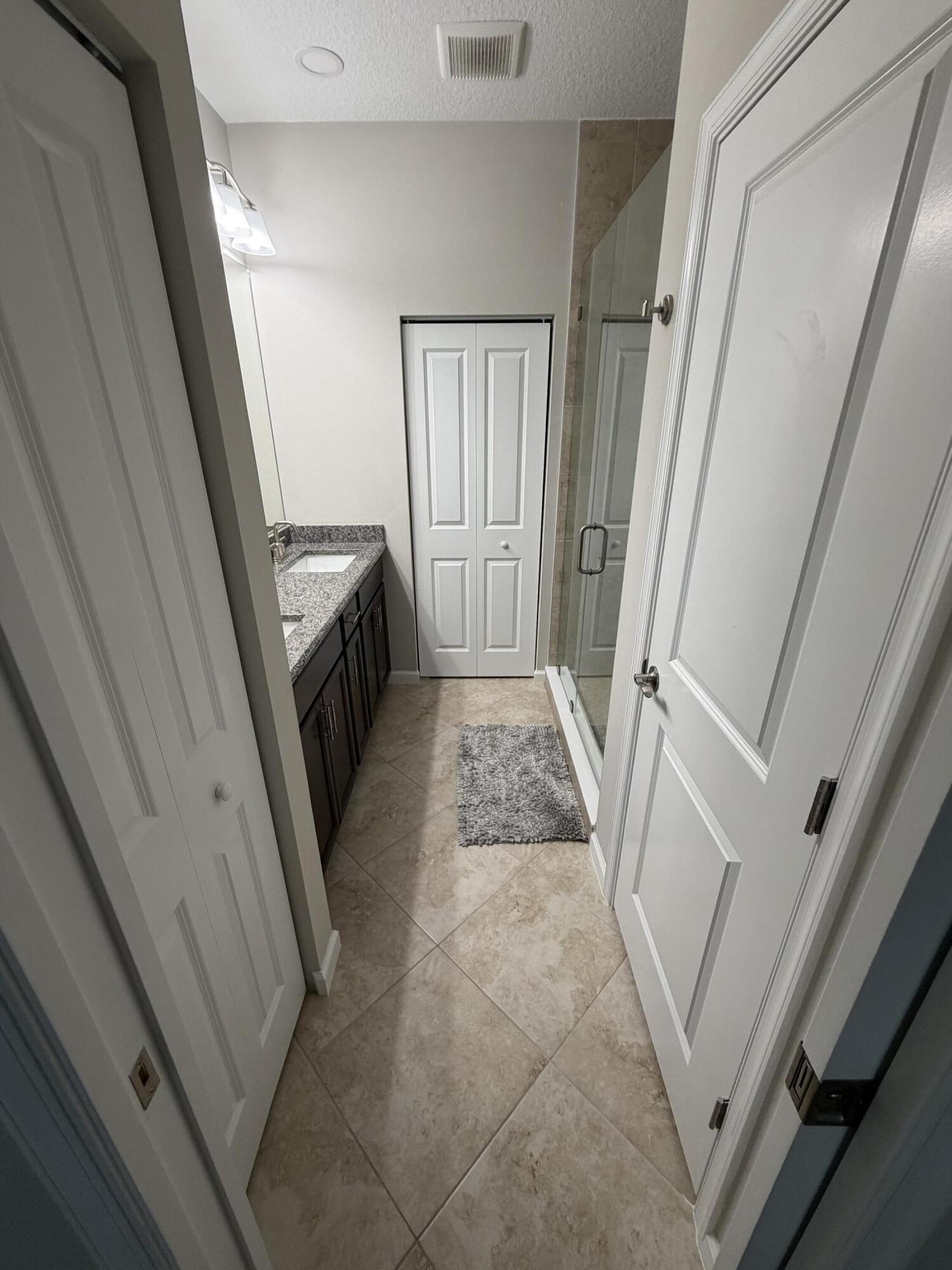 View photos, virtual tours, details... 4773 N Longwood Lake Square