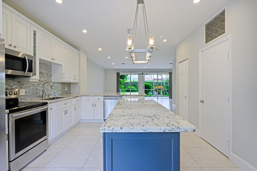 Photo of 6817 Via Regina, Boca Raton, FL 33433 (MLS # R11087434)