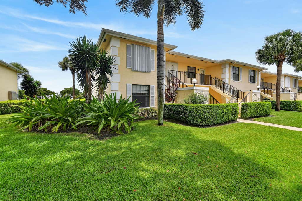 Photo of 1091 Keystone Drive, Jupiter, FL 33458 (MLS # B26048472)