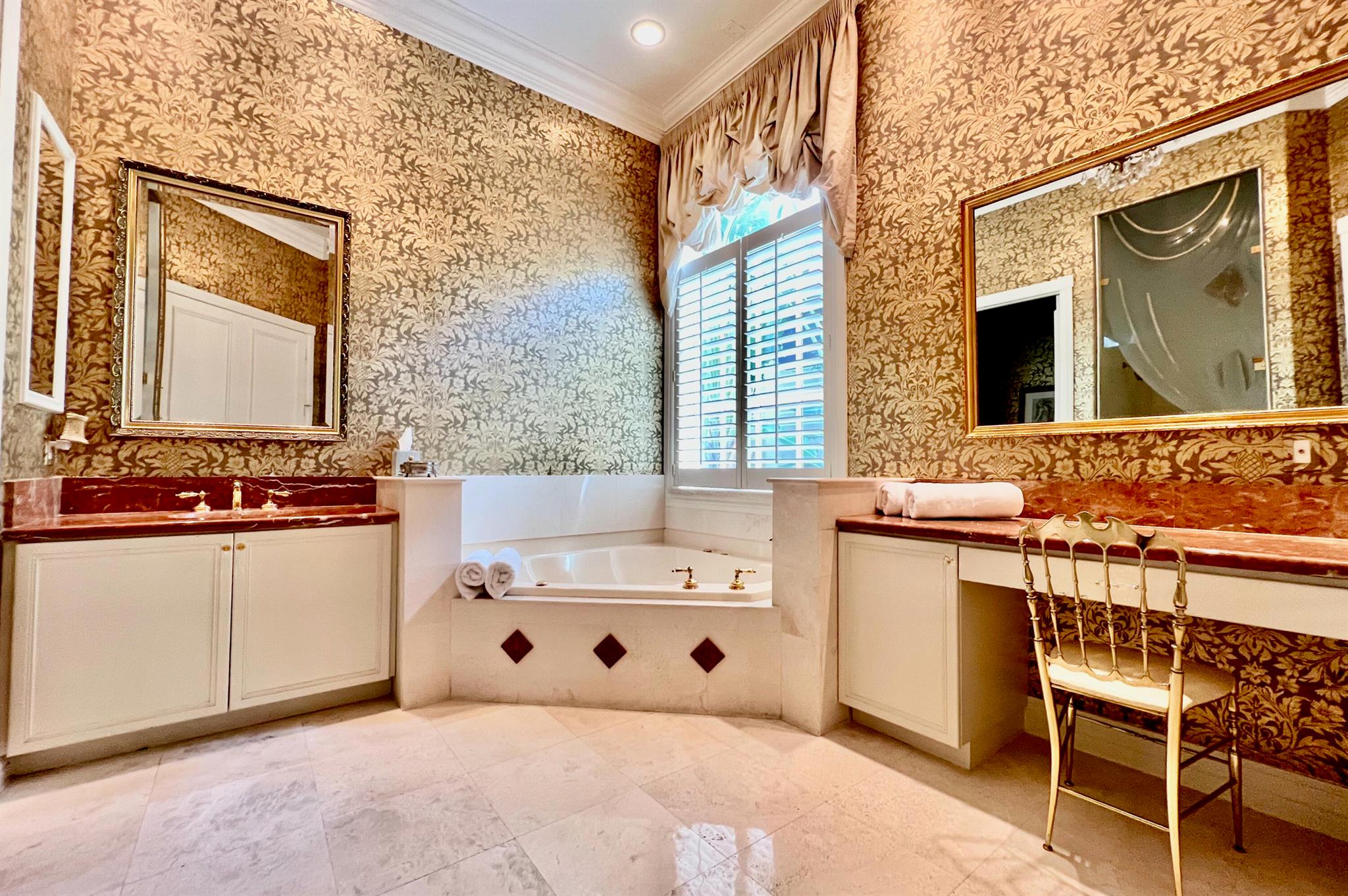 ADDISON ESTATES - Residential