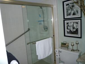 LAKEWOOD MIDRISE CONDO - Residential Lease