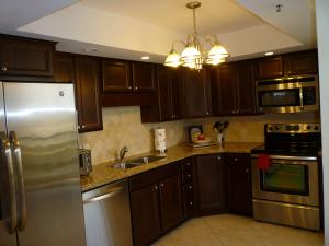 LAKEWOOD MIDRISE CONDO - Residential Lease