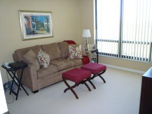 LAKEWOOD MIDRISE CONDO - Residential Lease