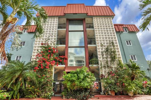 A home in Deerfield Beach