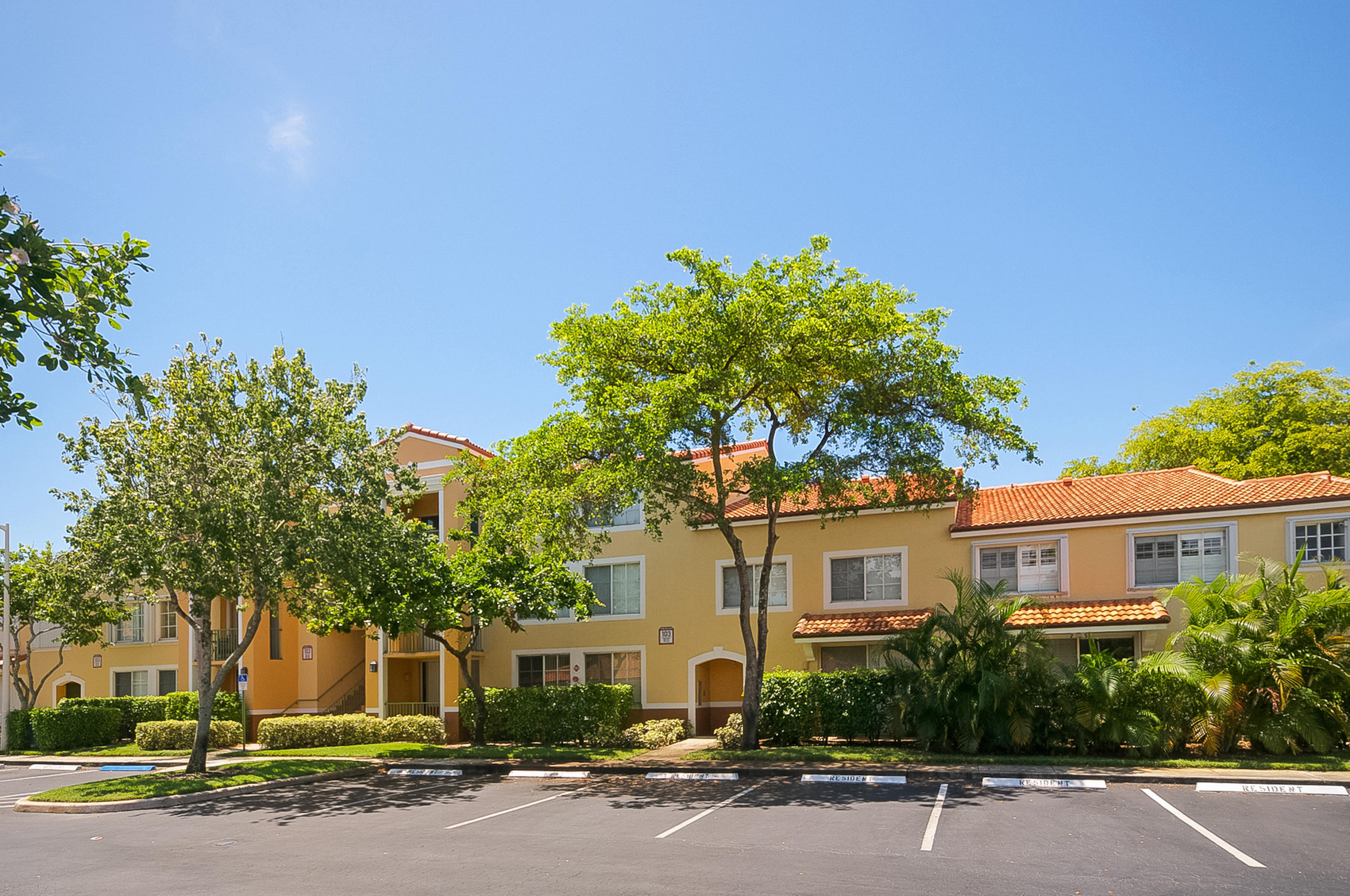 YACHT CLUB ON THE INTRACOASTAL CONDO - Residential Lease